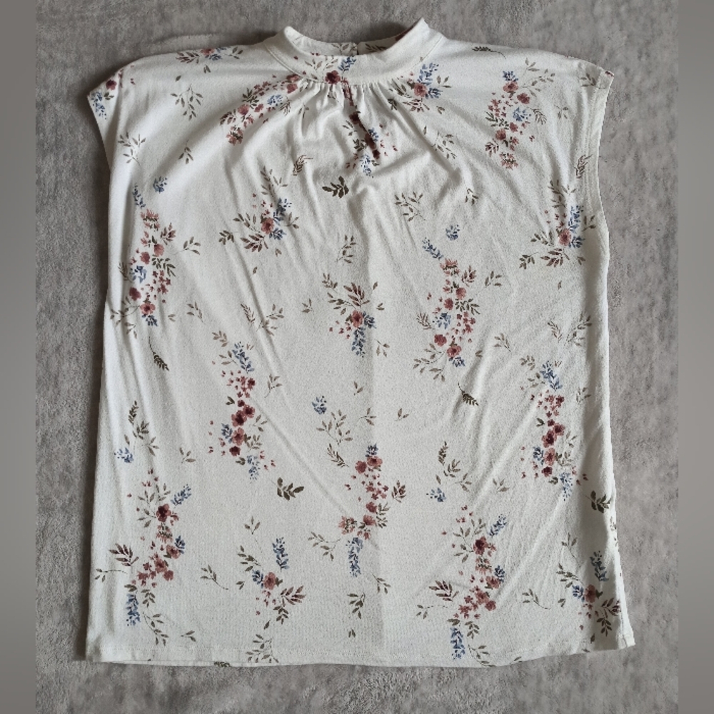 Reitmans | Size XS Floral Cap-Sleeve Blouse